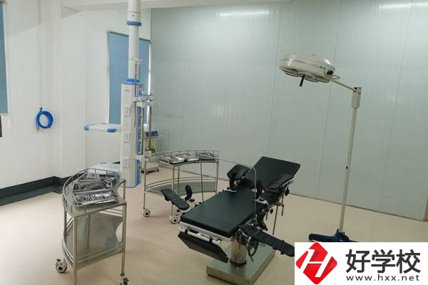 衡陽哪所職高有口腔修復工藝專業(yè)？推薦就業(yè)機會嗎？