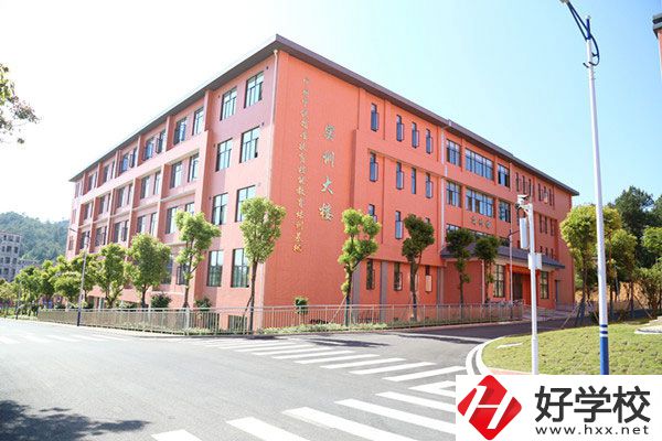 郴州汝城有環(huán)境設(shè)施好的中專學(xué)校嗎？