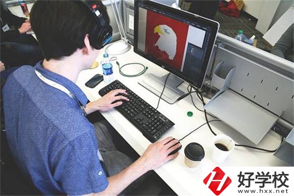 湖南初中生讀職校學(xué)什么專業(yè)比較好？哪個(gè)專業(yè)好考公？