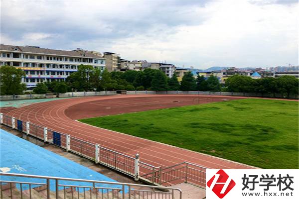 郴州私立職校的學(xué)費是多少？有收費便宜的嗎？