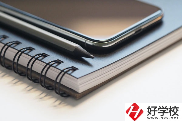 桂陽(yáng)縣職業(yè)技術(shù)教育學(xué)校環(huán)境怎么樣？宿舍好不好？