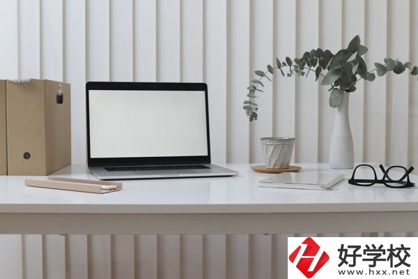永州第二技工學(xué)校怎么樣？學(xué)校是公辦的嗎？