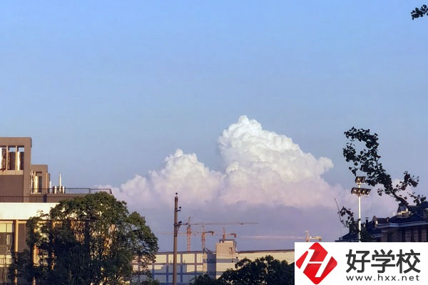 株洲鐵路機(jī)電職業(yè)技術(shù)學(xué)校怎么樣？是公立的還是私立的？