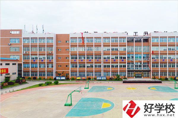 湖南護(hù)理學(xué)校值得去讀嗎？開設(shè)哪些專業(yè)？