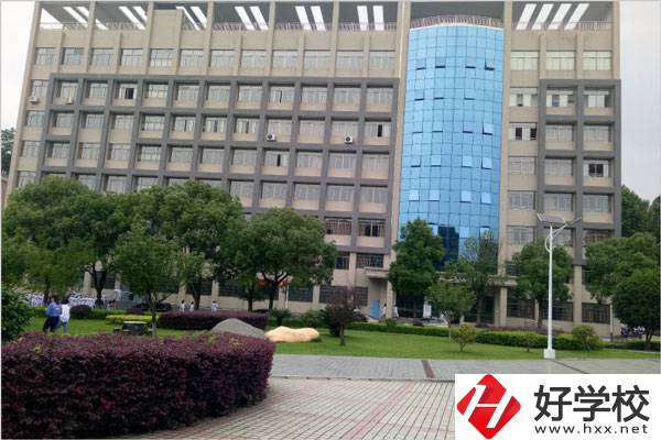 湖南有哪些中專(zhuān)學(xué)?？梢詫W(xué)醫(yī)？有哪些專(zhuān)業(yè)？