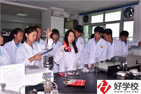 岳陽有哪所中職學校有辣條專業(yè)？該專業(yè)學了有用嗎？