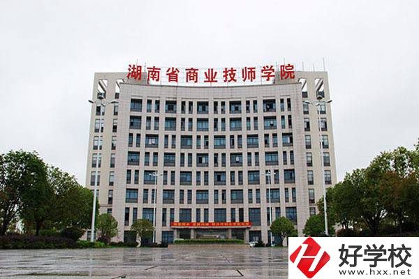 株洲比較好的廚師培訓(xùn)學(xué)校有哪些？烹飪專業(yè)好就業(yè)嗎？