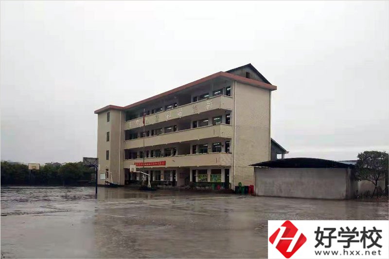 張家界僑輝技術(shù)學(xué)校宿舍情況怎樣？值不值得報(bào)？