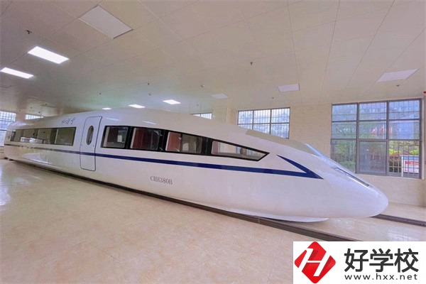 長(zhǎng)沙涉外旅游職業(yè)中專是民辦學(xué)校嗎？有哪些辦學(xué)特色？