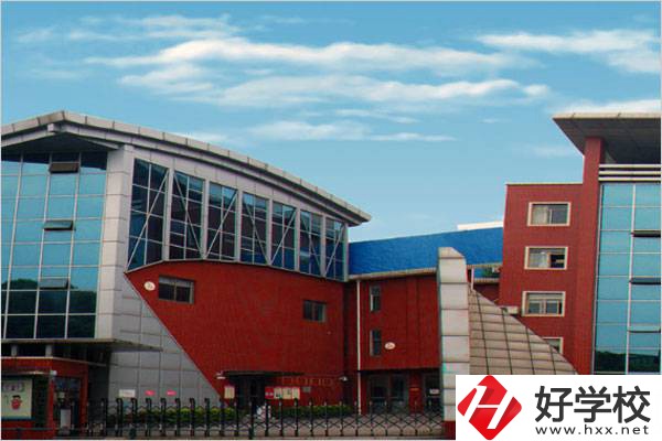 為什么選擇湖南長沙藝術(shù)學校？一定要看這4點！