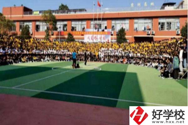長(zhǎng)沙英藍(lán)中等職業(yè)學(xué)校好不好？學(xué)費(fèi)貴不貴？