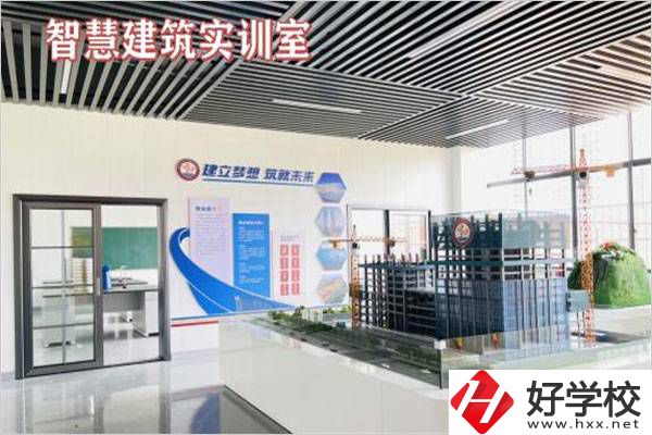 長沙市經開中等職業(yè)技術學校實訓室