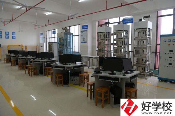 華容縣職業(yè)中專有哪些好的專業(yè)，就業(yè)前景怎么樣？