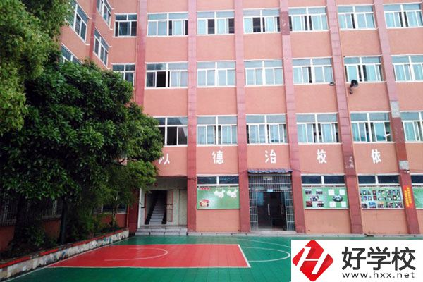 岳陽市中山財經職業(yè)學校好不好？值得報考嗎？