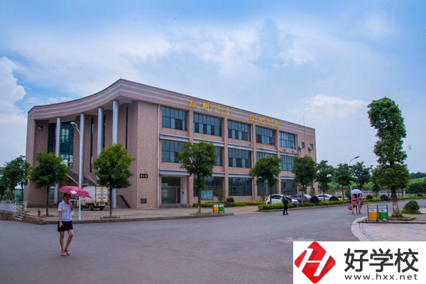 寧鄉(xiāng)市職業(yè)中專學(xué)校的師資力量如何？有辦學(xué)優(yōu)勢(shì)嗎？