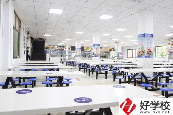 株洲鐵航衛(wèi)生中等職業(yè)技術(shù)學校的實訓條件好不好？