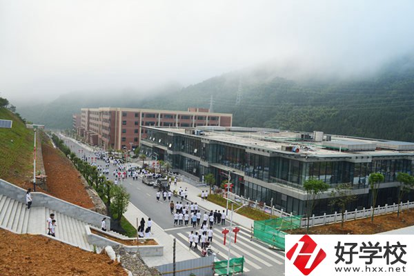 安化縣有幾所職高學(xué)校？有什么特色？