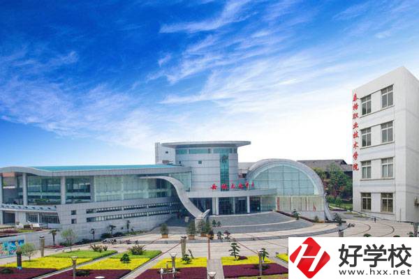 泰格林紙技工學(xué)校有哪些辦學(xué)優(yōu)勢？