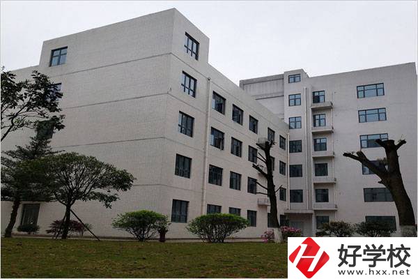 長沙的公辦職校收不收往屆生？有什么報名條件？