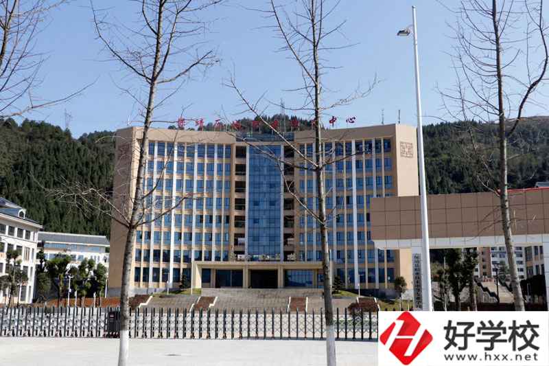 保靖縣中等職業(yè)技術(shù)學(xué)校好不好？有什么招生專業(yè)？