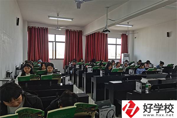 懷化市城南職校有美術(shù)專業(yè)嗎？