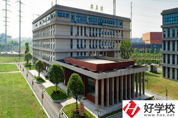 株洲讀電子商務專業(yè)選哪個中專好？