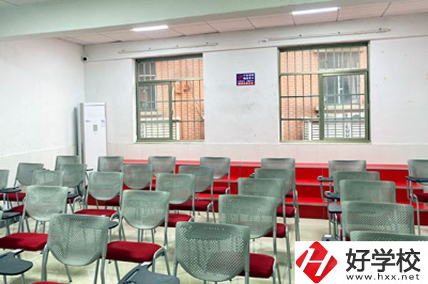 湖南長沙藝術(shù)學(xué)校有哪些招生要求？