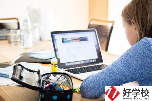 湖南經(jīng)濟貿(mào)易職業(yè)中專學(xué)校專業(yè)有哪些？就業(yè)率如何？