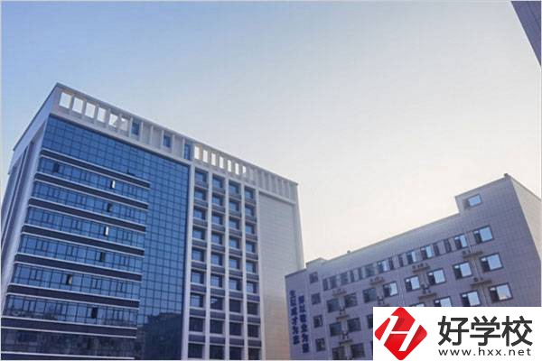 湖南辦學(xué)條件好的民辦技校有哪些？學(xué)費多少錢一年？