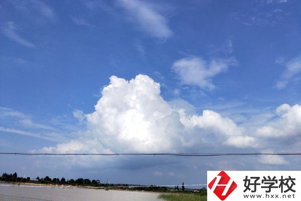 婁底市衛(wèi)生學校有哪些專業(yè)？就業(yè)方向如何？