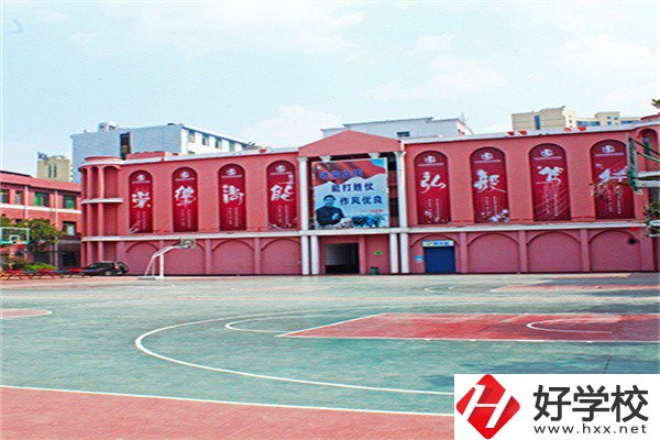 長(zhǎng)沙民辦重點(diǎn)中專(zhuān)有哪些？收費(fèi)如何？