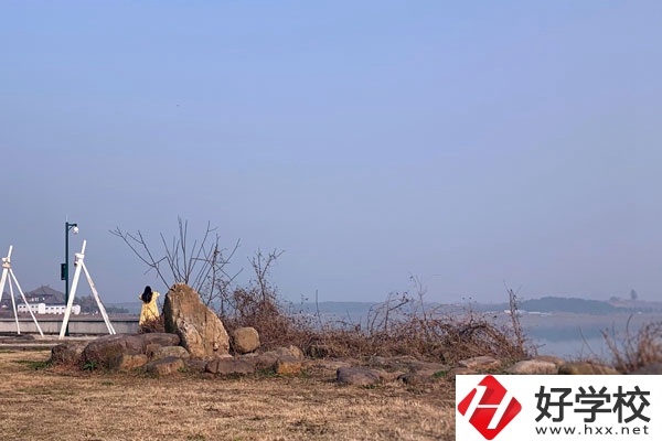 張家界僑輝職業(yè)技術(shù)學(xué)校好不好？辦學(xué)條件有什么特色？