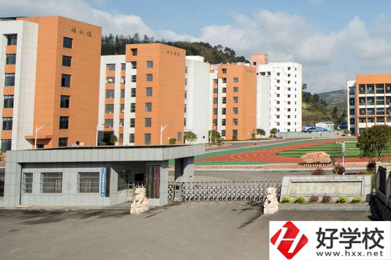 鳳凰縣職業(yè)中專有什么辦學特色？招生專業(yè)有哪些？