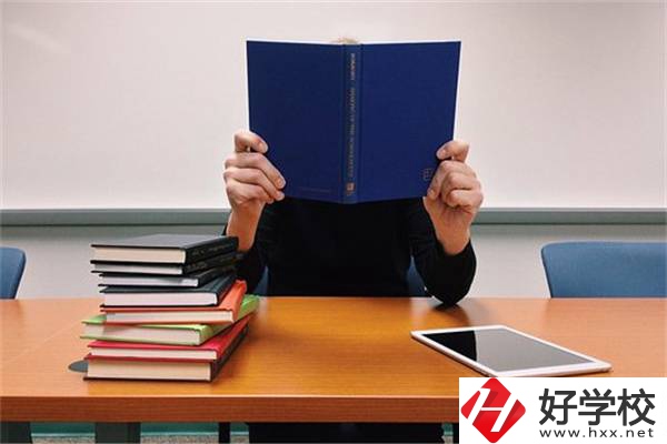 湖南初中畢業(yè)成績(jī)非常差選什么學(xué)校好？還有前途嗎？