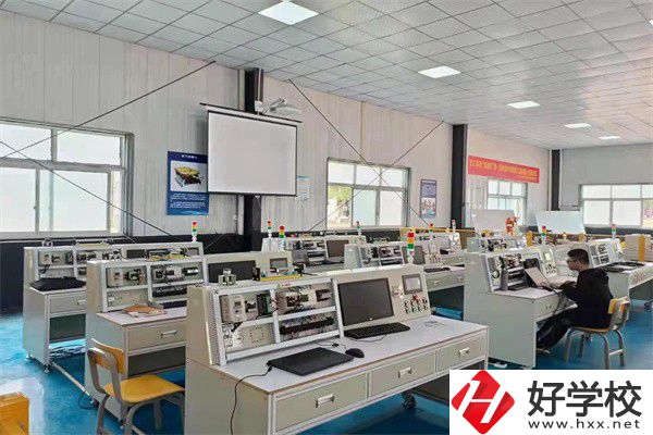 株洲哪些中職學(xué)校管理比較嚴(yán)格？校園環(huán)境怎么樣？