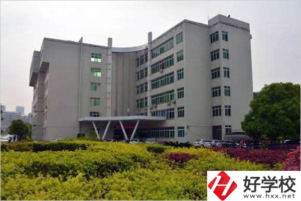 懷化有初中生畢業(yè)可以讀的大專嗎？可以讀哪些專業(yè)？