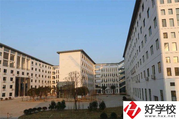 衡陽哪些中職可以學(xué)醫(yī)美專業(yè)？專業(yè)就業(yè)前景如何？
