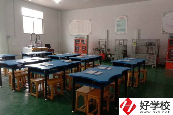 湘西涉外經(jīng)濟(jì)職業(yè)學(xué)校辦學(xué)條件怎么樣？有哪些特色專業(yè)？