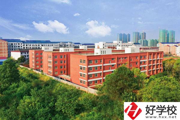 株洲市生物工程中等專業(yè)學校辦學規(guī)模如何？