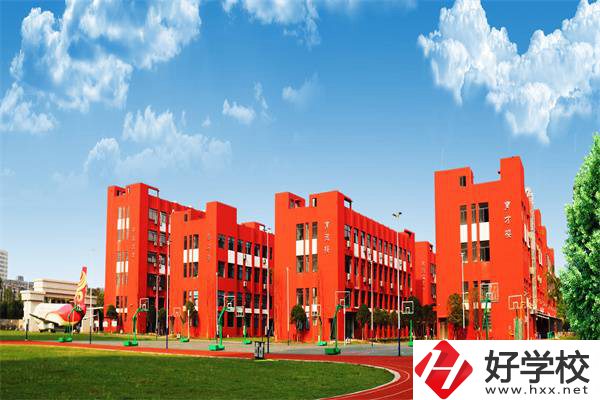 長(zhǎng)沙開(kāi)福區(qū)共有幾所中職學(xué)校？有沒(méi)有公辦的？