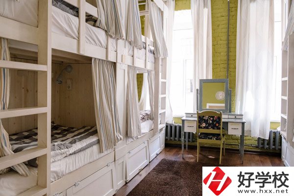 核工業(yè)衛(wèi)生學(xué)校助產(chǎn)專業(yè)怎么樣？宿舍怎么樣？