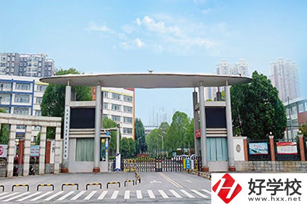 長(zhǎng)沙博雅衛(wèi)生中等專業(yè)學(xué)校師資強(qiáng)嗎？設(shè)備完善嗎？