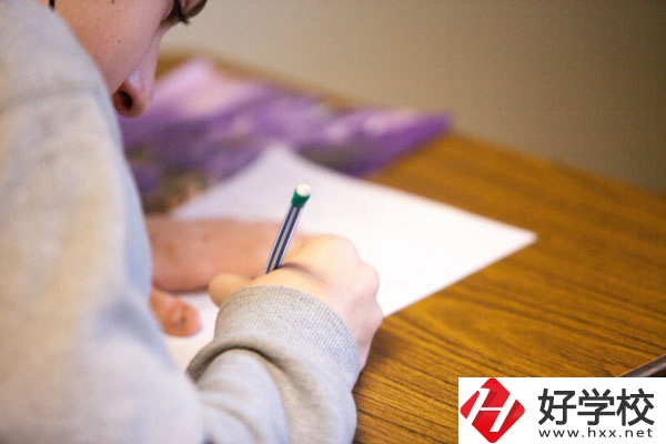 九疑理工學(xué)校好不好？宿舍環(huán)境怎么樣？