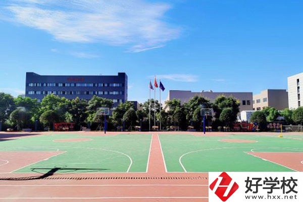 想學新媒體運營專業(yè)，長沙有合適的中職學校嗎？
