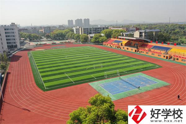 長沙市望城區(qū)職業(yè)中等專業(yè)學校收費標準如何？