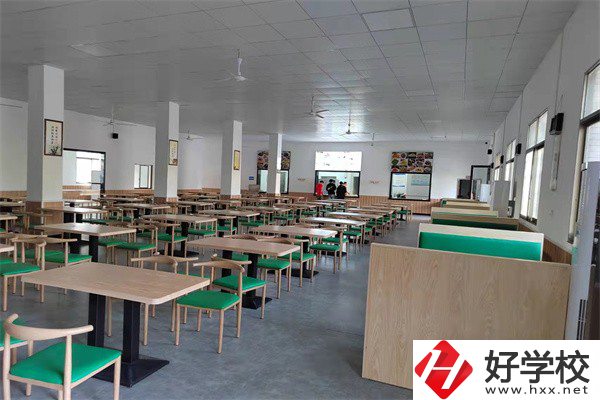 益陽哪些中職學校開設音樂相關專業(yè)？學費貴不貴？