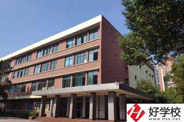 湖南建設(shè)中等職業(yè)學(xué)校開設(shè)了哪些招生專業(yè)？