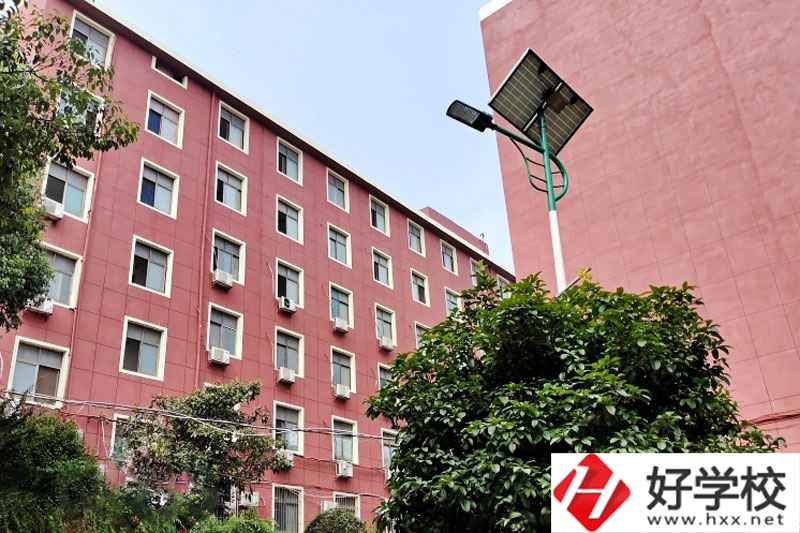 益陽市第一職業(yè)中專學校好不好？辦學條件怎么樣？