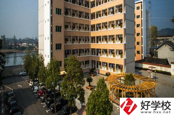 懷化芷江民族職業(yè)中專怎么樣？有哪些專業(yè)？