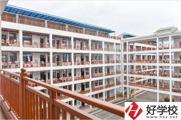 懷化有3+2分段制的中專嗎？對口專業(yè)好就業(yè)嗎？